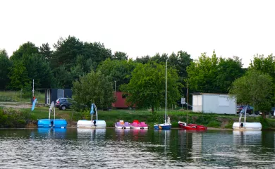 Wypożyczalnia od strony wody